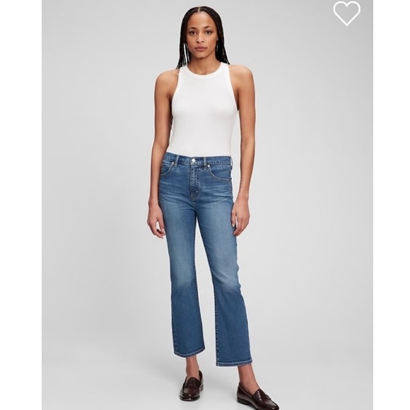 GAP Denim - NWT GAP
High Rise Kick Fit Jeans
30LONG (sz 10 LONG)